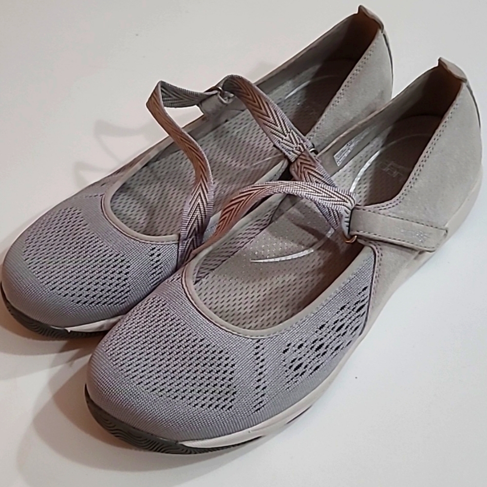 Dansko Gray Suede Hilda Mary Jane NWOT